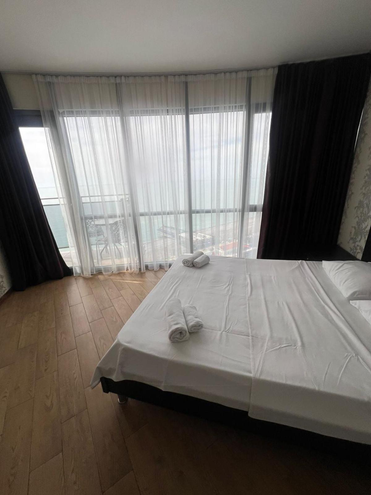 Seaview Panoramic Apartments Orbi Sea Towers Batumi Exterior photo